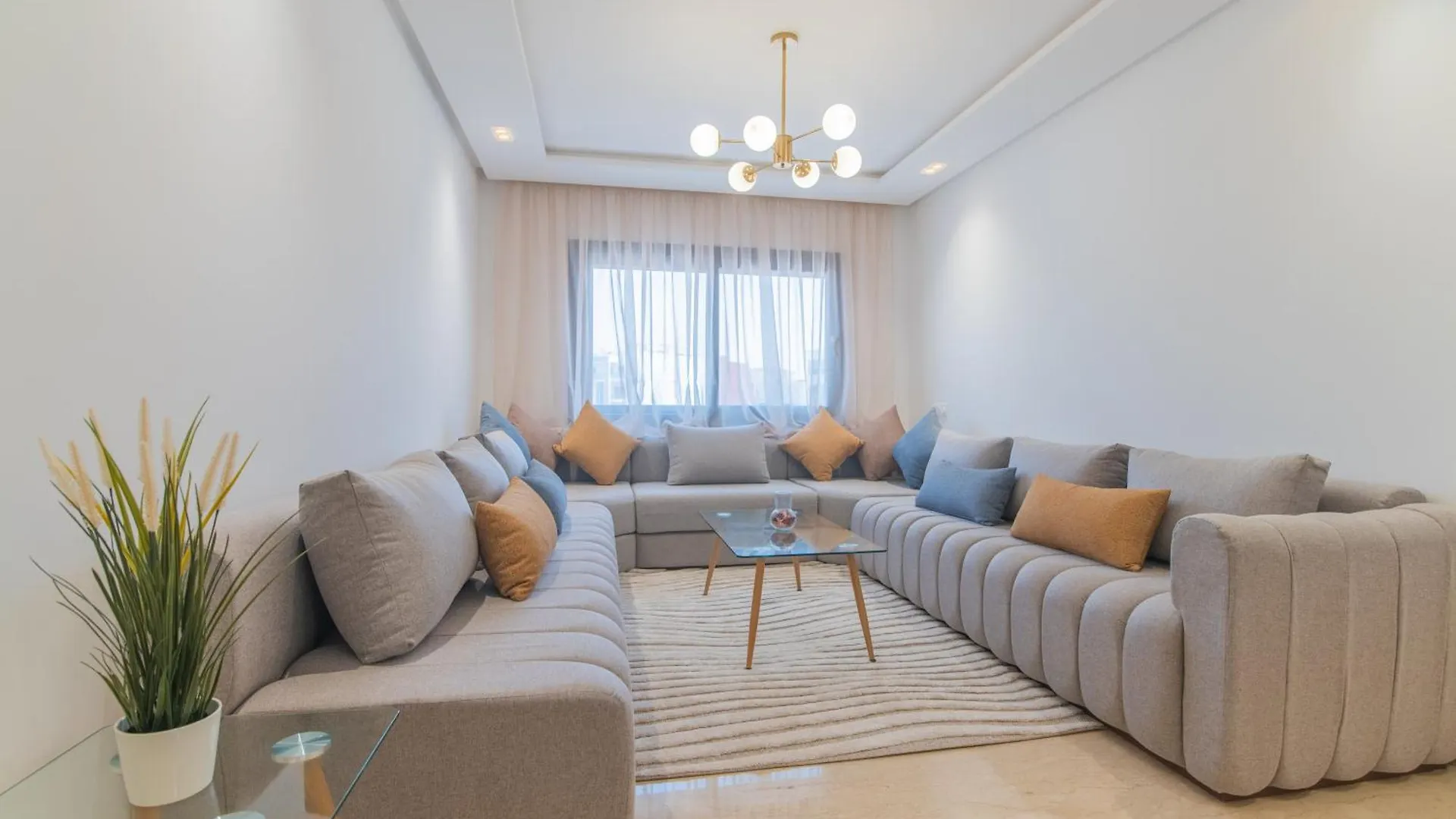 Appt Moderne & Lumineux A Haut Founty, Proche Plage -Agadir アガディール